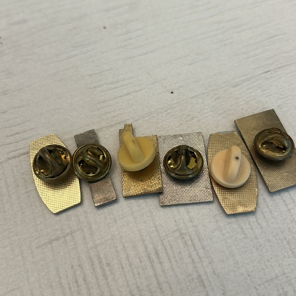 Vintage tobacco pins - Picture 7 of 7